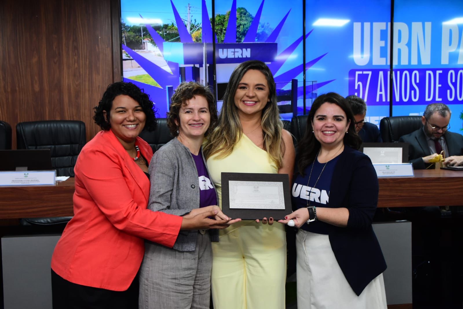Assembleia Legislativa presta homenagem a UERN pela autonomia financeira