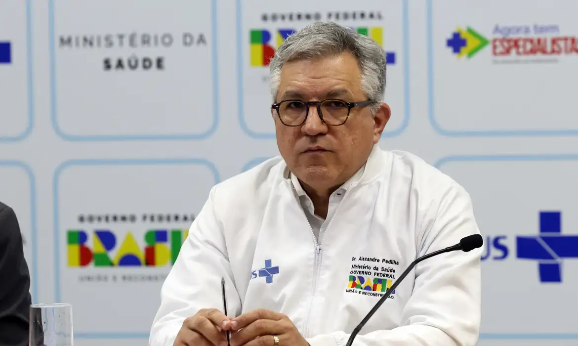 Ministério da Saúde amplia estoque de antídotos contra intoxicação por metanol no país