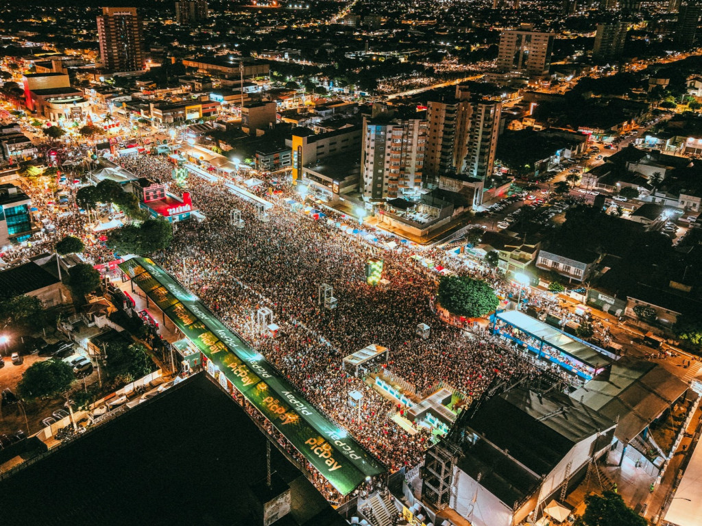 "Estação Forró" artistas locais se apresentão durante os intervalos de shows