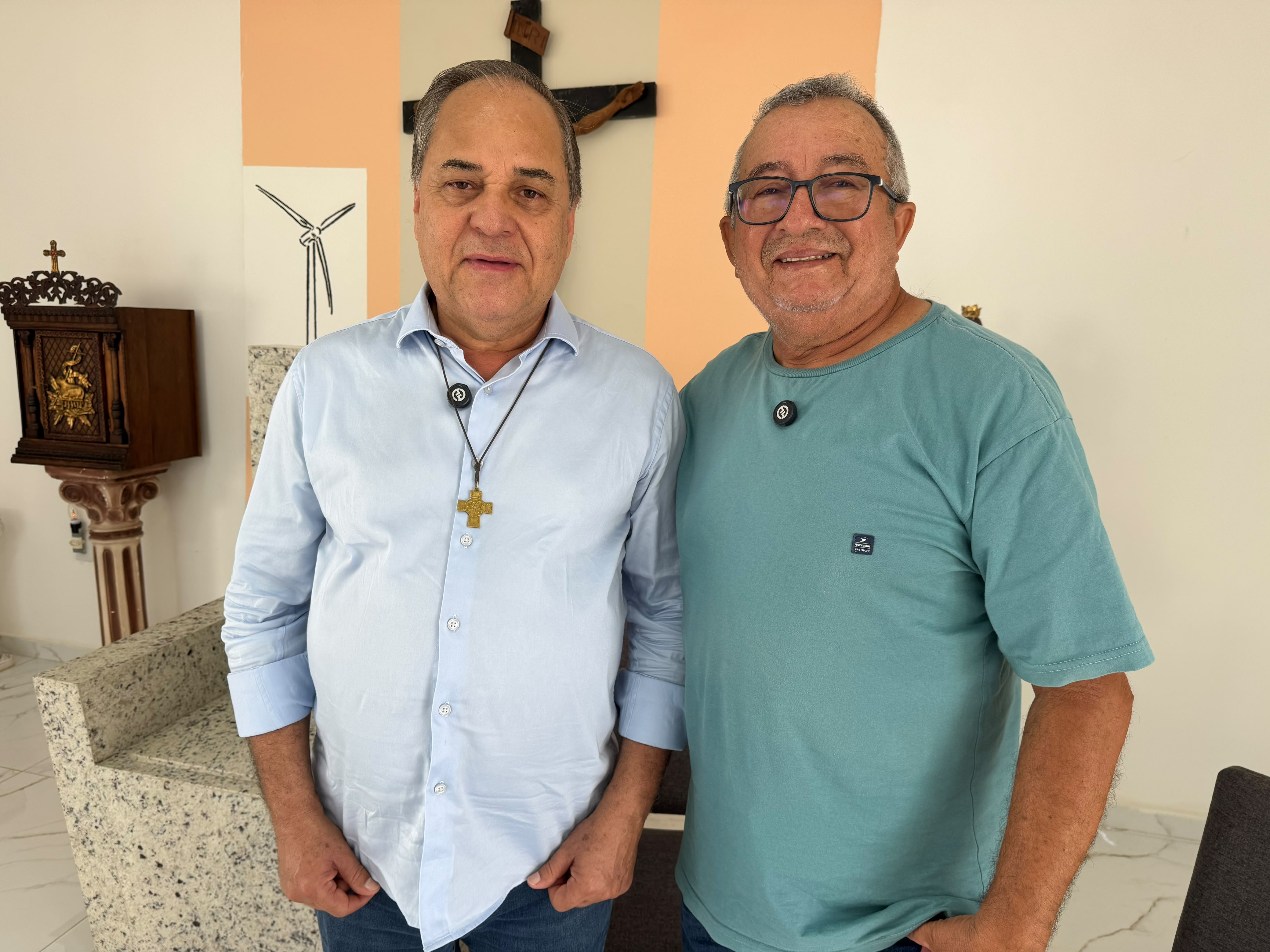 Padre João Carlos destaca tradição da Festa de Nossa Senhora dos Navegantes durante visita a Areia Branca