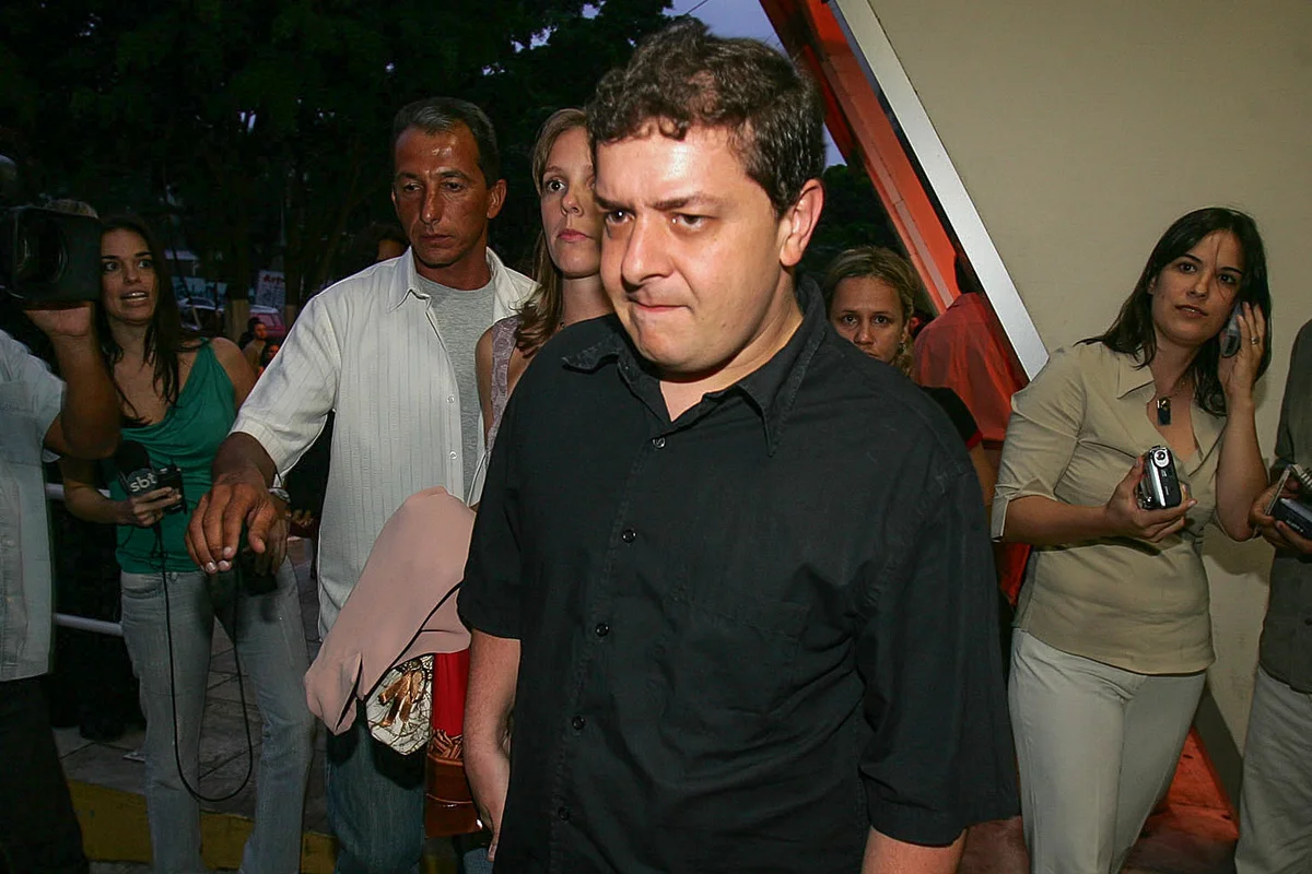 Lulinha foi com Careca do INSS para Portugal na 1ª classe mostram documentos da PF