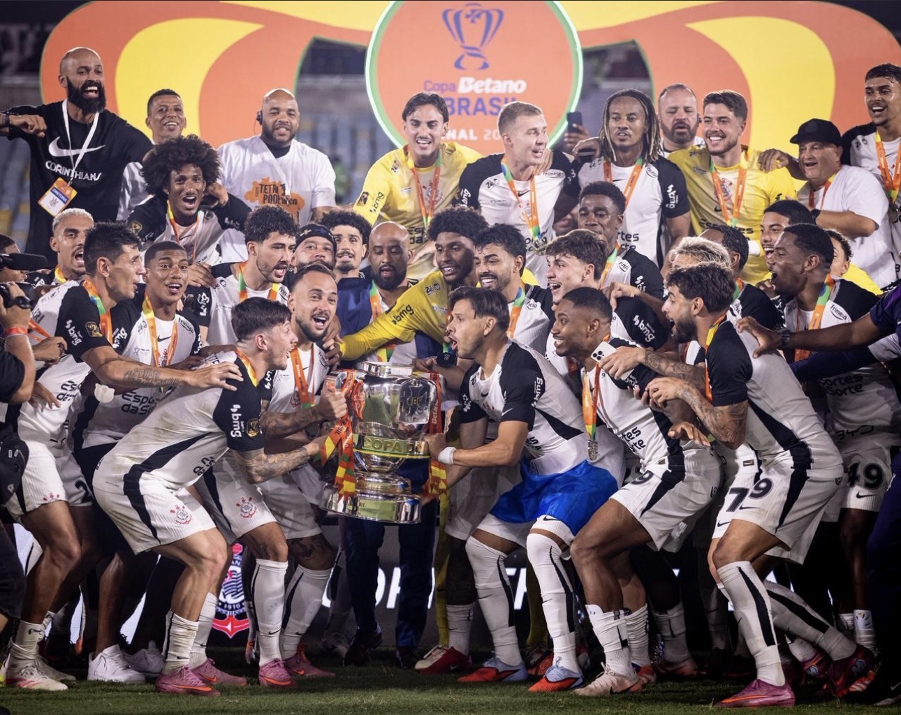 Corinthians conquista Tetracampeonato da Copa do Brasil vencendo o Vasco no Maracanã