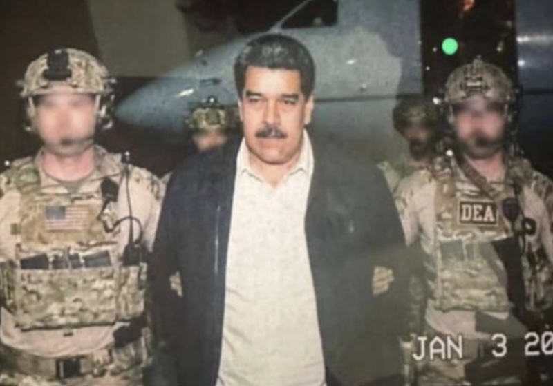 Primeiras imagens divulgada ilustra o momento em que Nicolás Maduro era levado por militares americanos