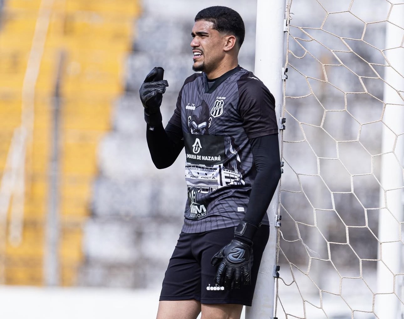 Areia-branquense defende dois pênaltis e coloca Ponte Preta na terceira fase da Copinha