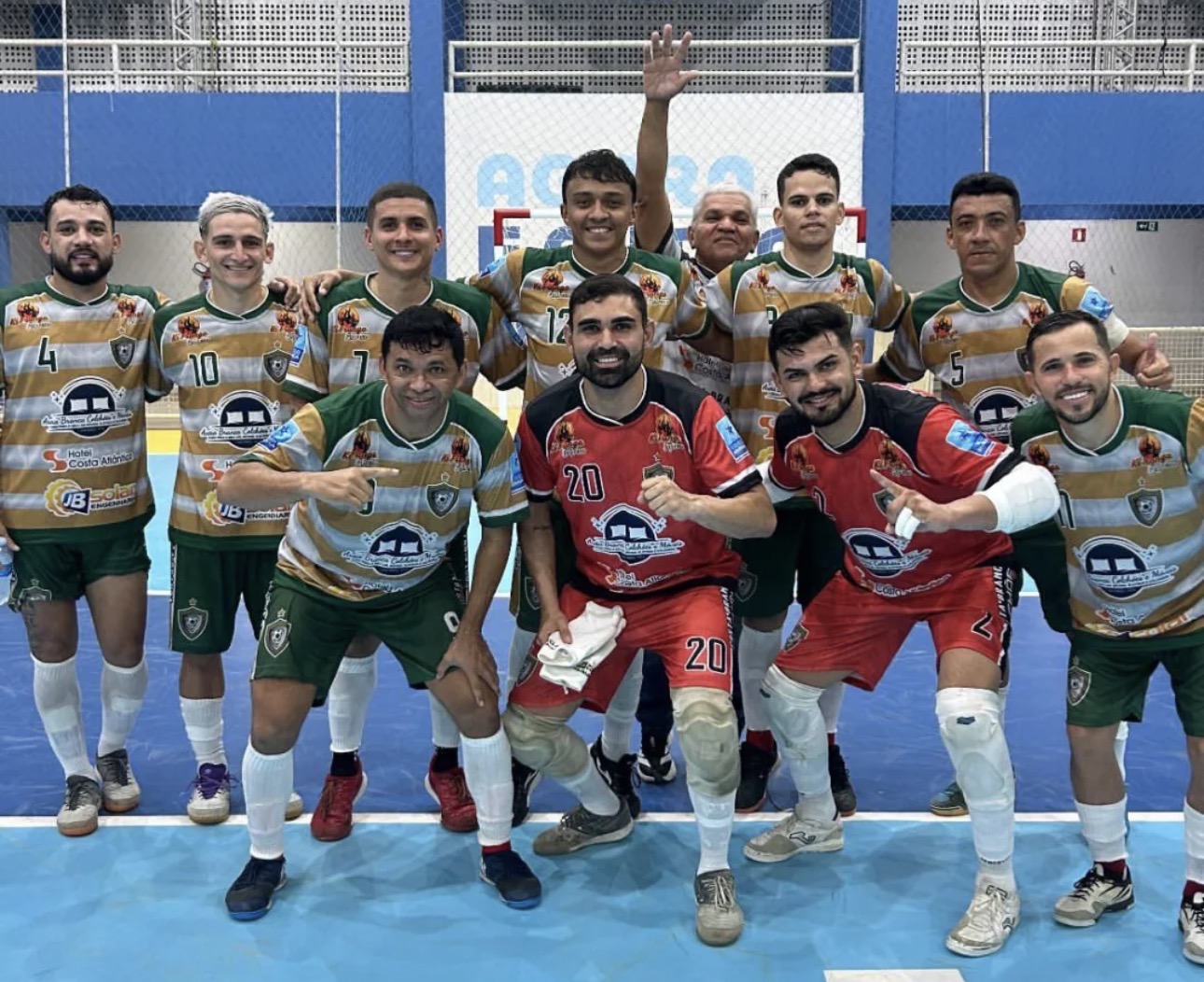 Gladiadores estreia com vitória em jogo de muitos gols no futsal