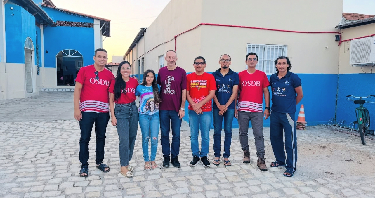 Visita do Padre Gabriel Romero fortalece missão da Obra Social Dom Bosco em Areia Branca