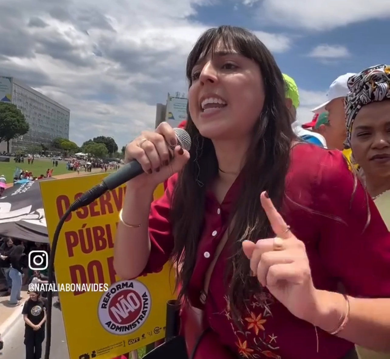 Natália Bonavides diz que operação no Rio foi “genocídio do povo preto e periférico”