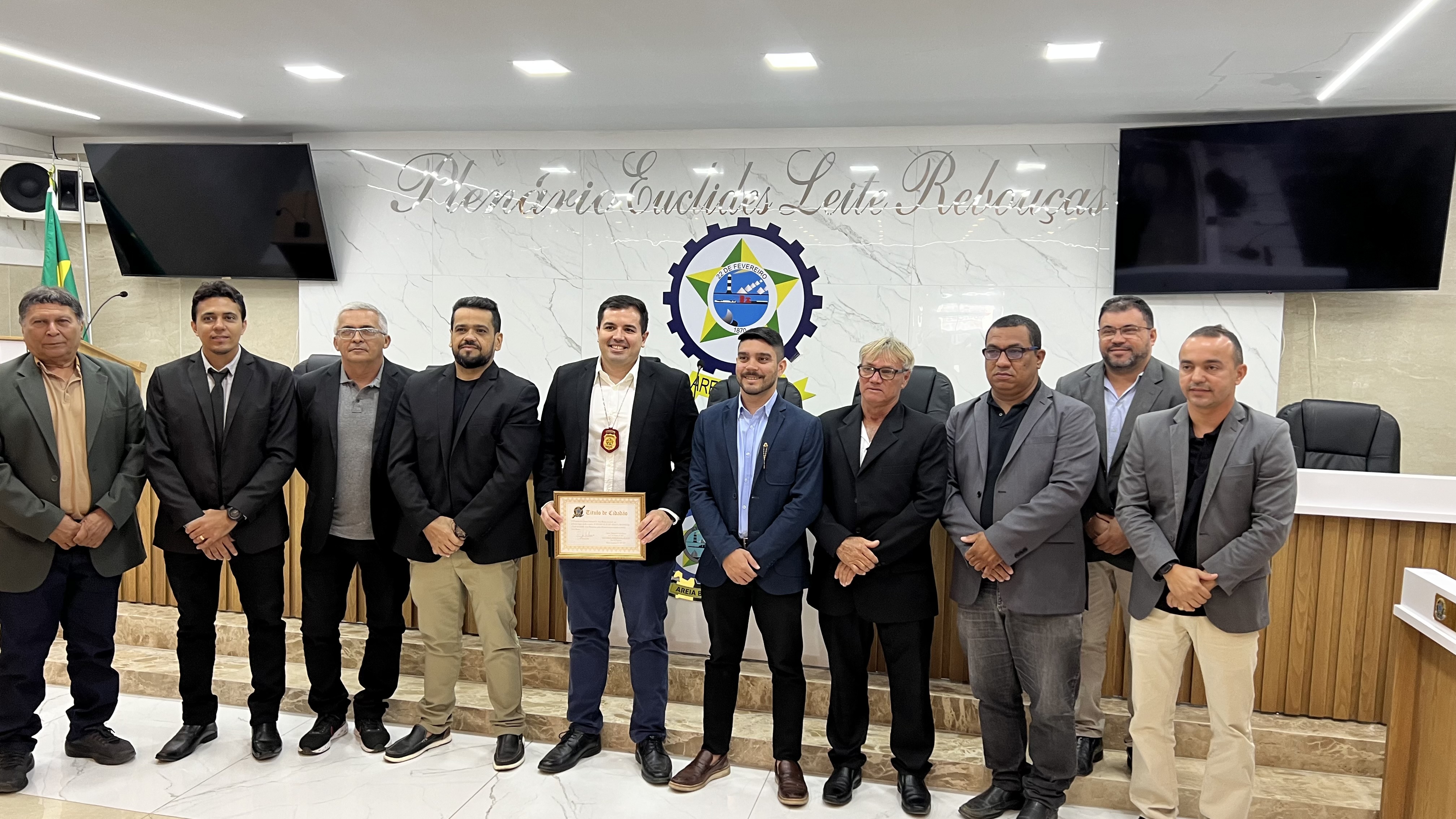 Delegado Raphael Laboissière recebe título de cidadão areia-branquense pelos serviços prestados à segurança pública