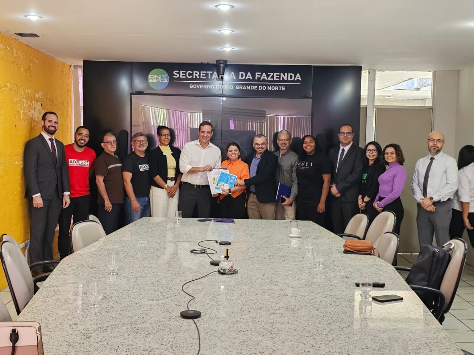 UERN discute com secretário Cadu Xavier proposta de repactuação da autonomia financeira