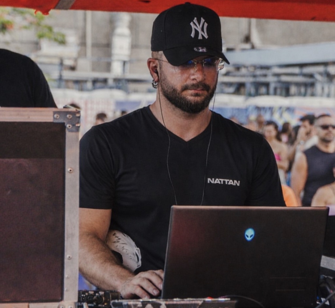 Areia-branquense Reobe Batera realiza 12 shows em 6 estados como VJ de Nattan no Carnaval