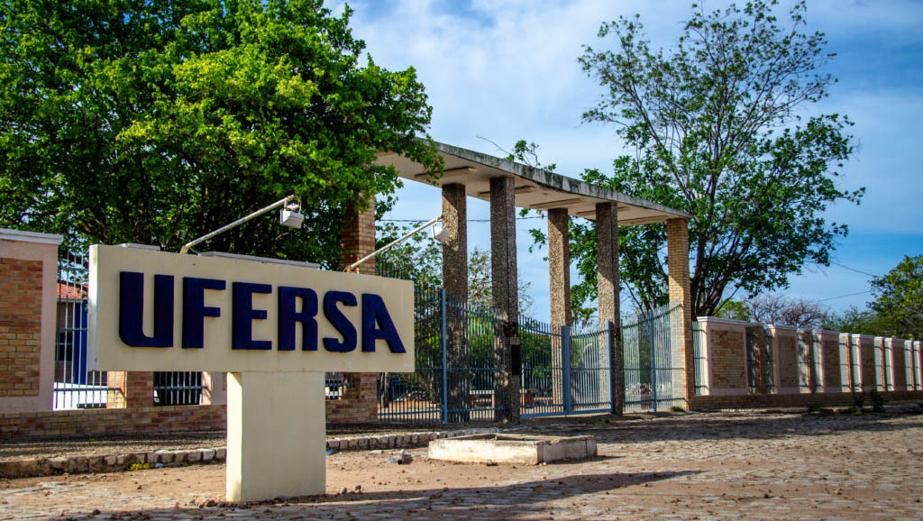 Ufersa anuncia Concurso Público com vagas para professores e técnicos