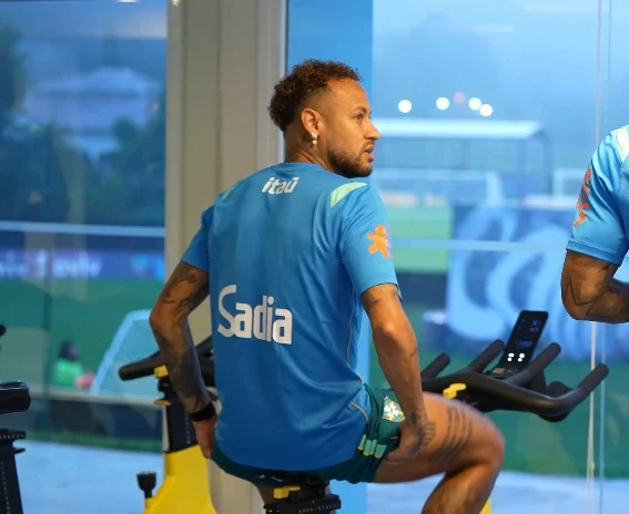 Neymar sofre lesão e vira dúvida para primeiro jogo do Brasil na Copa