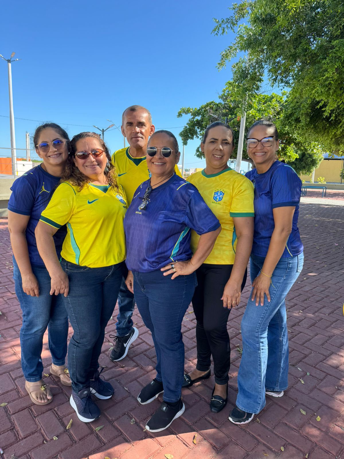 Agentes de Saúde de Areia Branca entram no clima da Copa do Mundo com camisas personalizadas da Seleção Brasileira