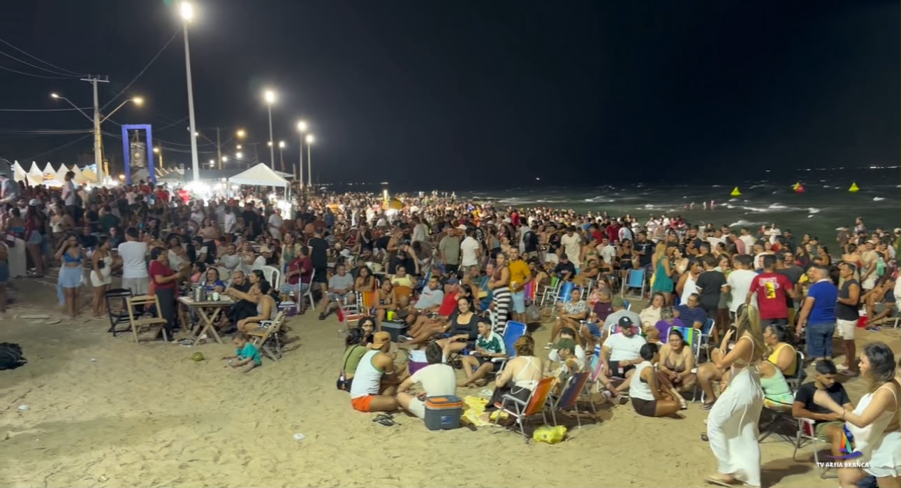 Praia de Upanema se transforma em cenário paradisíaco para grandes eventos em Areia Branca
