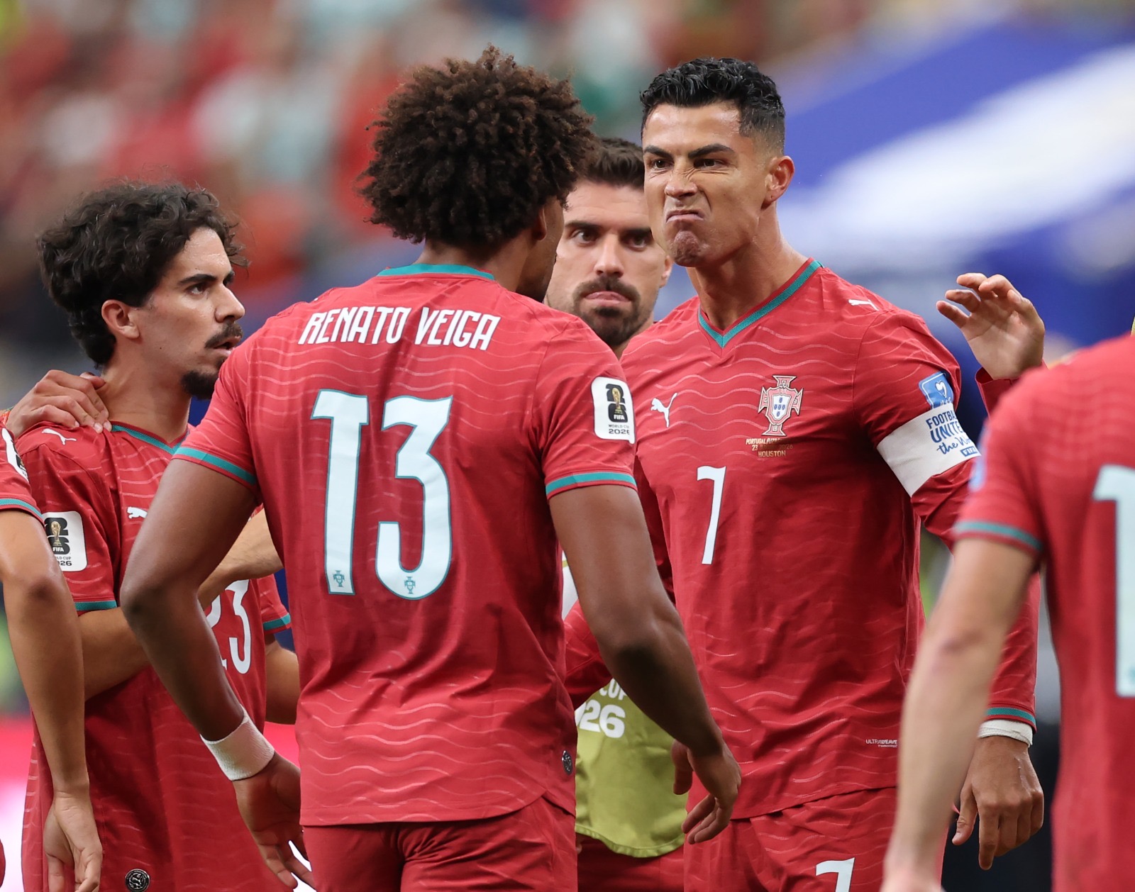Cristiano Ronaldo amplia marcas históricas em goleada de Portugal por 5 a 0
