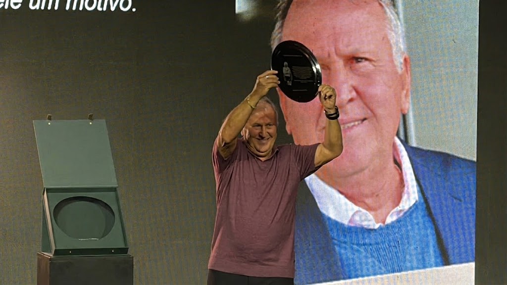 Zico retorna a Mossoró após 41 anos e reúne torcedores em evento "Formando Campeões"